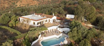 Stunning 5 bedroom family villa with spectacular views and heated pool   