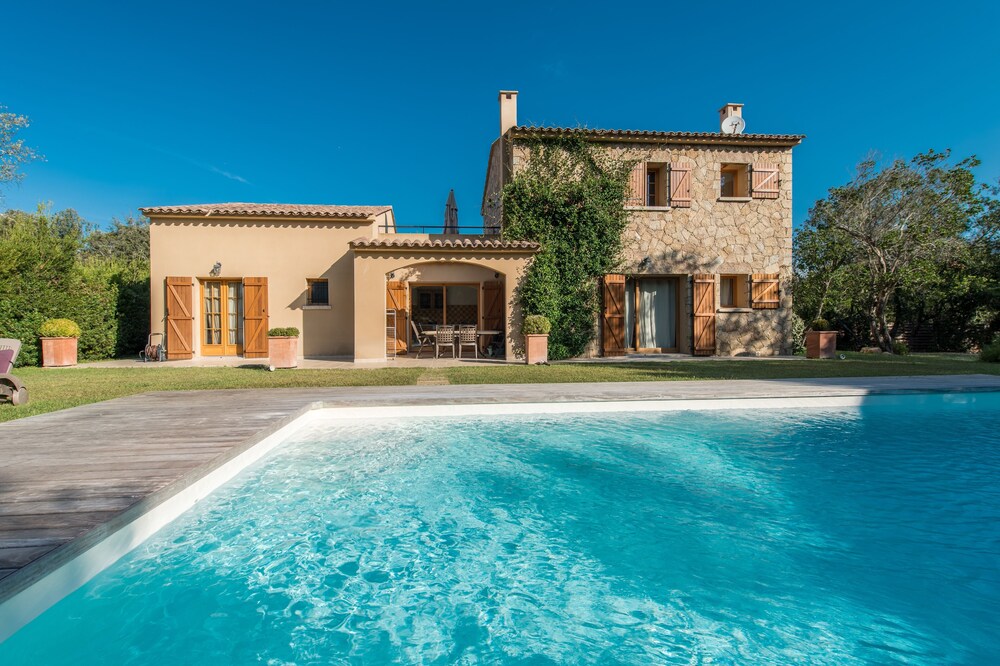 Villa private swimming pool agricultural area of 15 hectares 5 min beach PORTICCIO