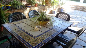 屋外ダイニングエリア