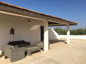 Terrace/patio - "Le Voyageur" Beautiful apartment in the Natangué Sud residence in the heart of Saly (M'bour)