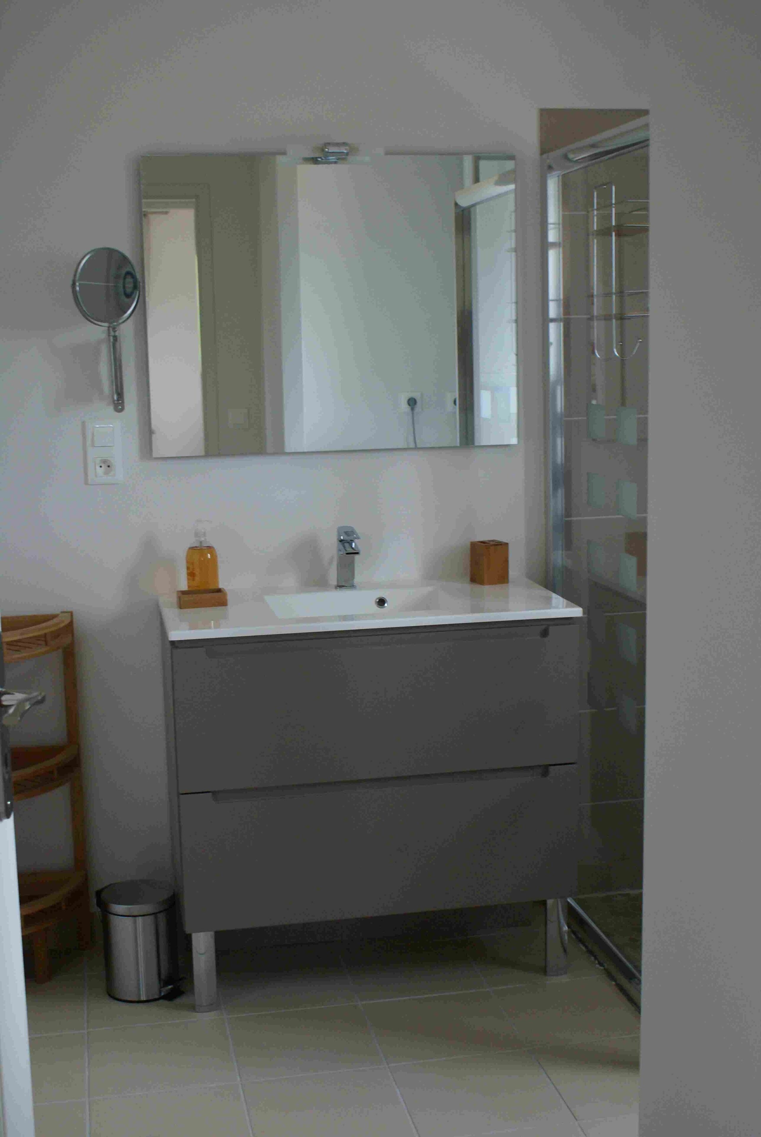 Independent cottage with private Jacuzzi, swimming pool and horse riding on site