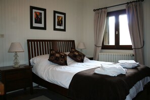 5 Schlafzimmer, Bügeleisen/Bügelbrett, WLAN, Bettwäsche