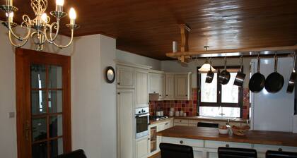 5 Schlafzimmer, 3 Badezimmer (schläft 10) Chalet in den Portes du Soleil mit Whirlpool