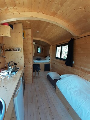 1 quarto, roupa de cama