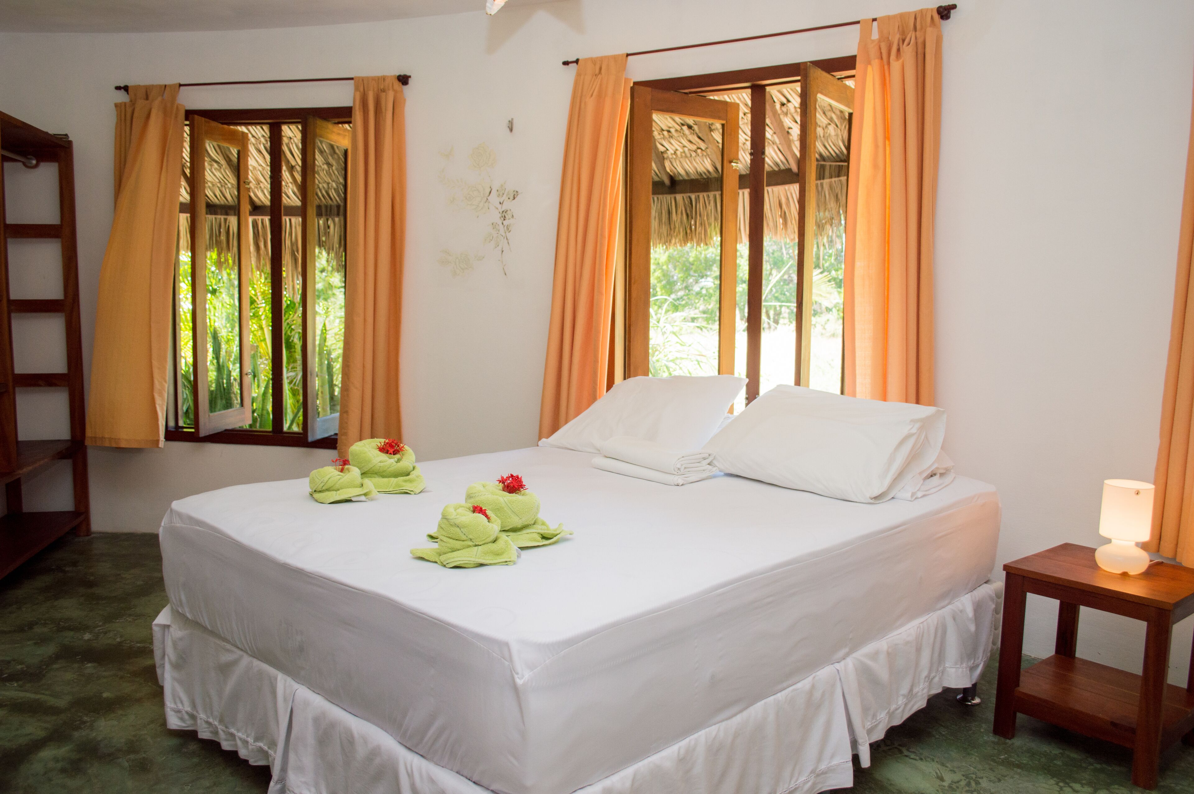Bedroom 2 - with private bathroom and air condition