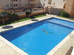 Pool - 'Casa Limones' Immaculate Apartment With South Facing Balcony with Shared Pool (Orihuela Costa, Alicante)