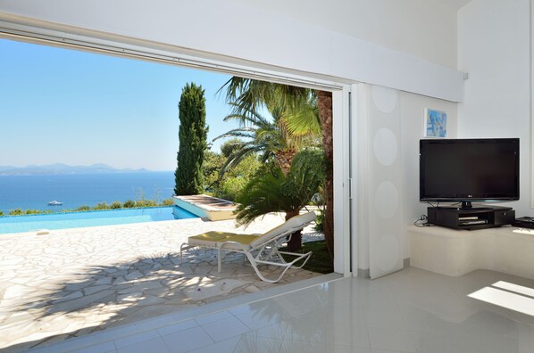 Interior - House / Villa - Les issambres (Roquebrune-Sur-Argens)