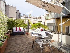 Outdoor dining - Delightful studio-FLAT with private terrace-Colosseum (Roma)