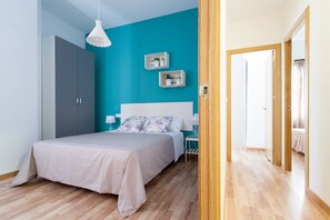 3 chambres, fer et planche à repasser, Wi-Fi, draps fournis