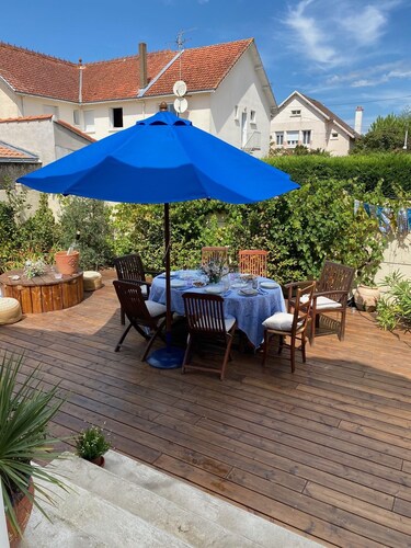Lovely Fully Equipped Family House, Four Bedroom, 300m from Beach 
