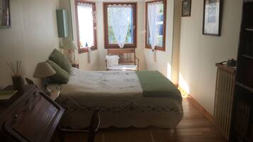 4 chambres, fer et planche Ă repasser, Wi-Fi, draps fournis