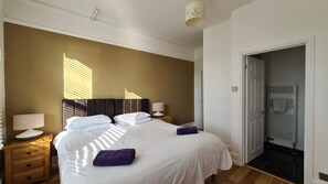 2 bedrooms, iron/ironing board, travel cot, free WiFi