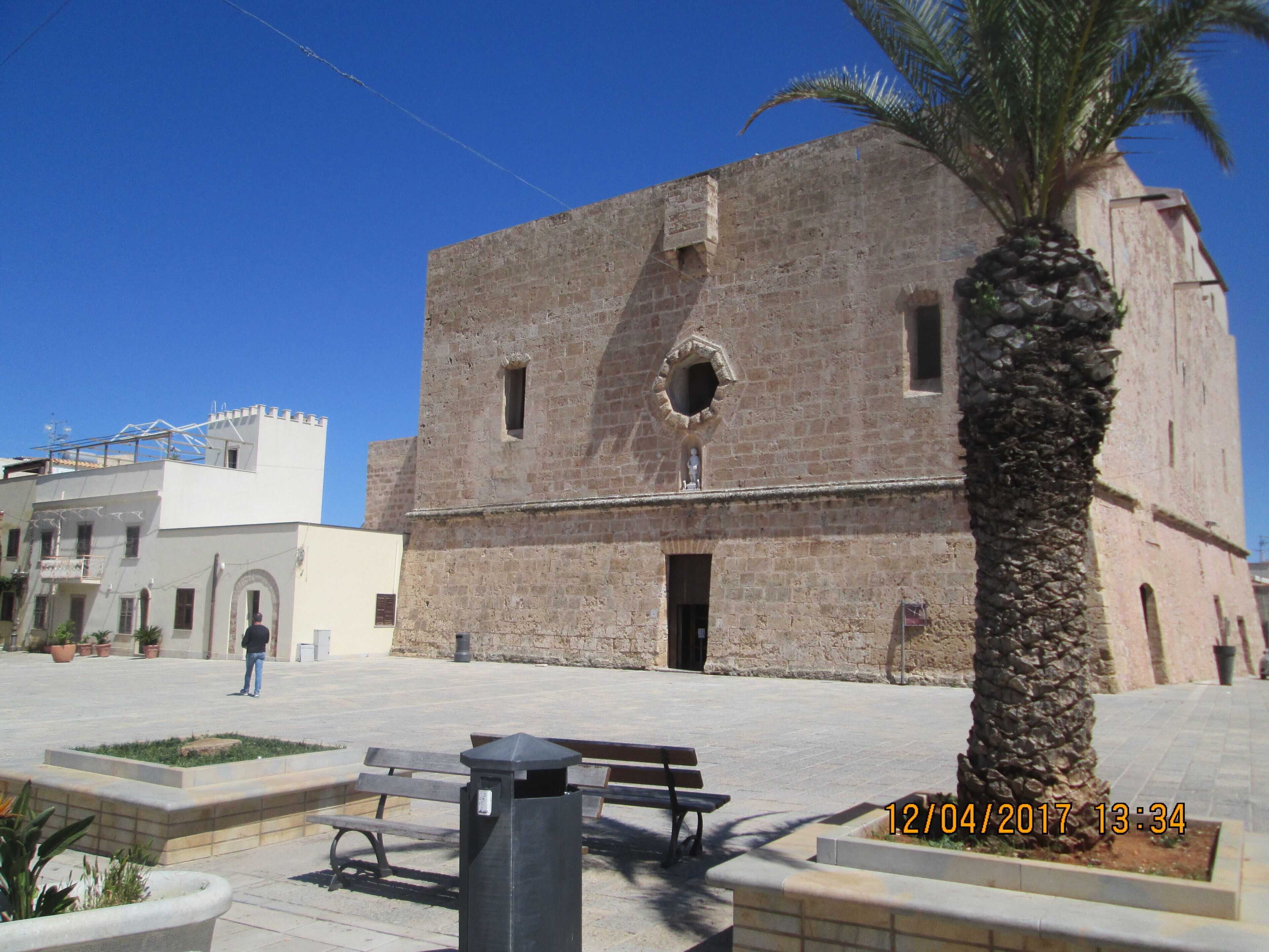 CASA NIK-90 mt FROM THE SEA-4 BEDS --- PARKING AVAILABLE H 24 to 250 mt--