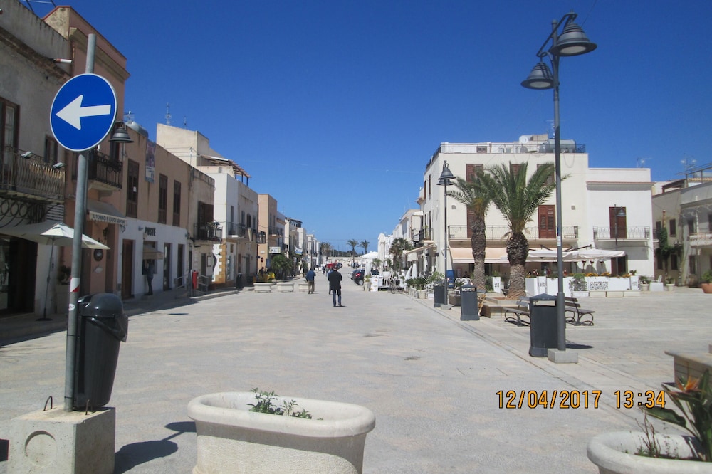 CASA NIK-90 mt FROM THE SEA-4 BEDS --- PARKING AVAILABLE H 24 to 250 mt--