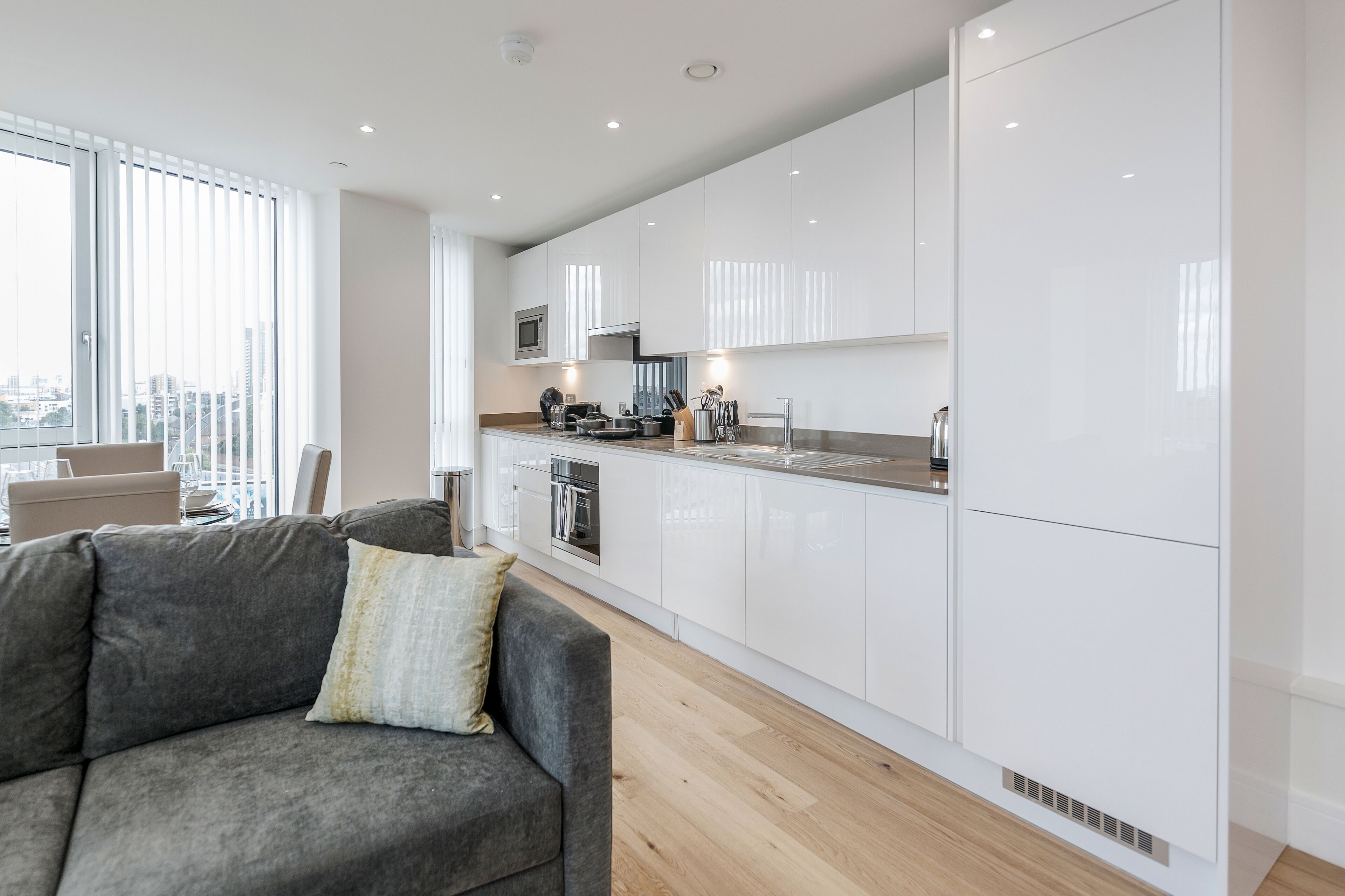 LUXURY STRATFORD APARTMENT