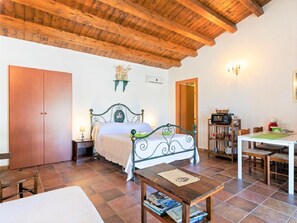 Bügeleisen/Bügelbrett, kostenloses WLAN, Bettwäsche