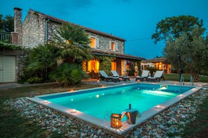 Pool - Villa with a private pool and a spacious garden (Umag)