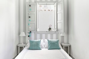 3 bedrooms, desk, iron/ironing board, travel crib - La casica de la Botica (6 Pax) Casa Santiago 19 (Alcalá de Henares)