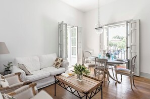 Smart TV - La casica de la Botica (6 Pax) Casa Santiago 19 (Alcalá de Henares)