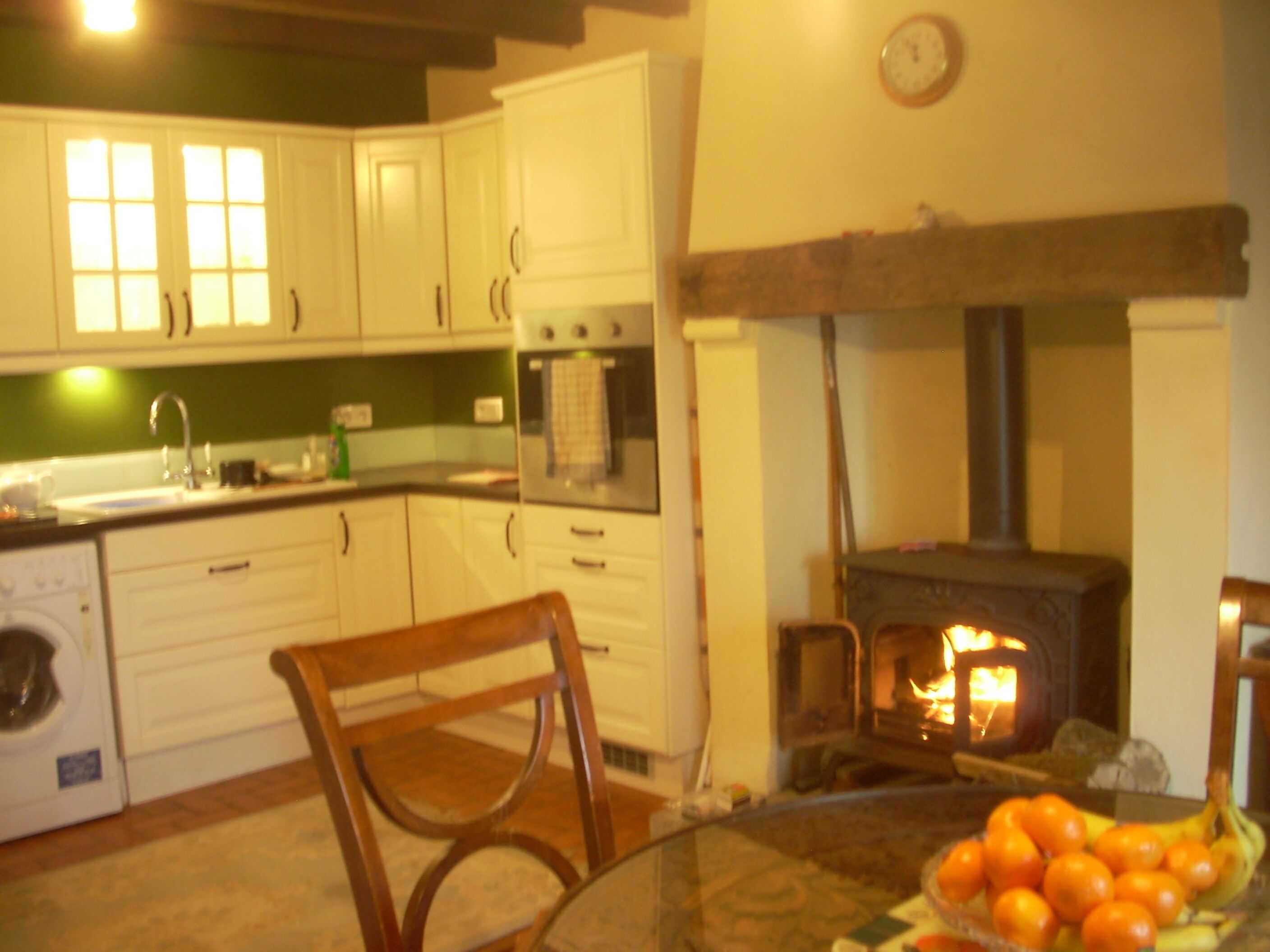 Réfrigérateur, four, plaque de cuisson, cafetière/bouilloire