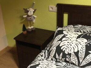 4 bedrooms, iron/ironing board, travel cot, free WiFi