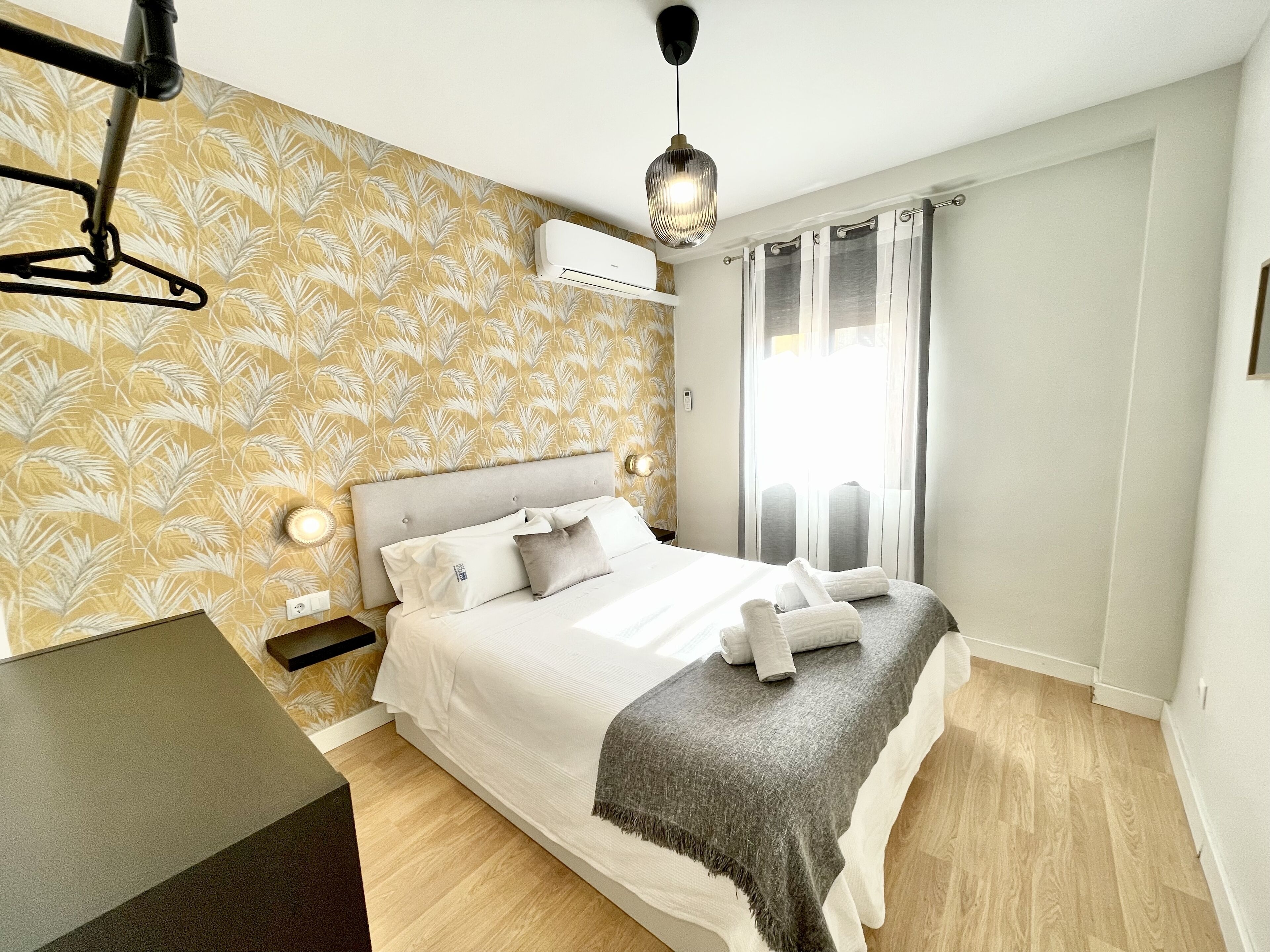 2 quartos, ferros/tábuas de passar roupa, Wi-Fi, roupa de cama