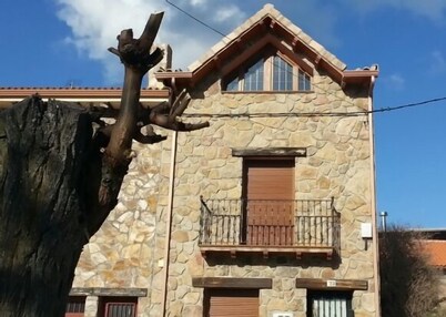 Self catering Arroyocantarranas for 13 people