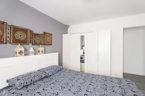 Desk, iron/ironing board, free WiFi, bed sheets