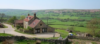 Dorm cottage for walkers/cyclists in North York Moors close to Whitby & coast
