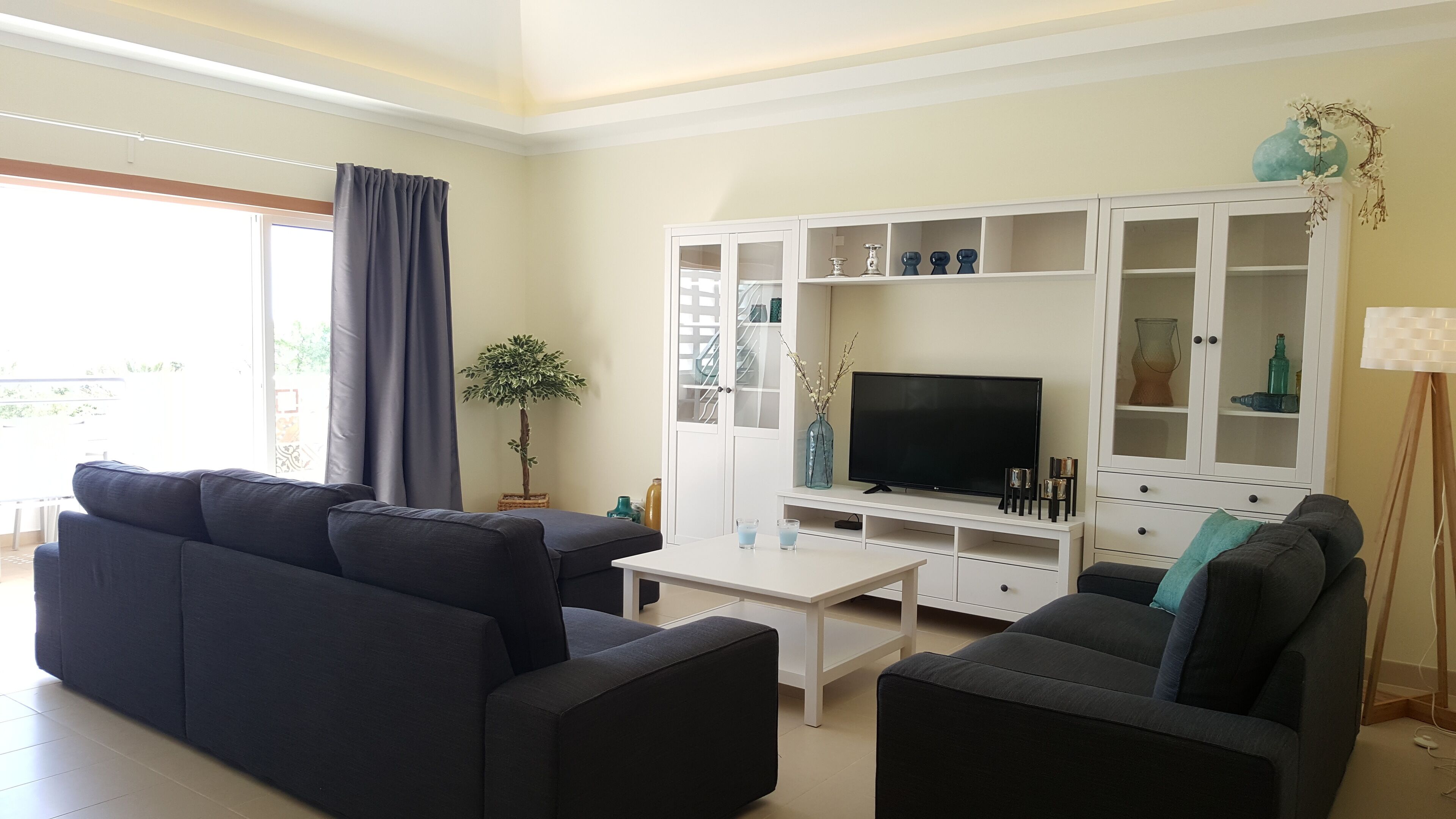 Fernseher, Tischtennisplatte