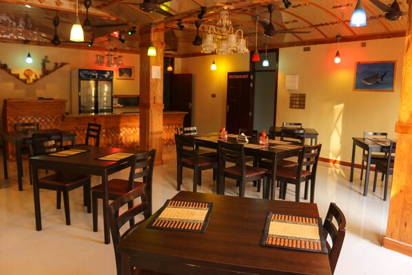 Dining - Mathiveri Inn Maldives Holidays (Mathiveri)