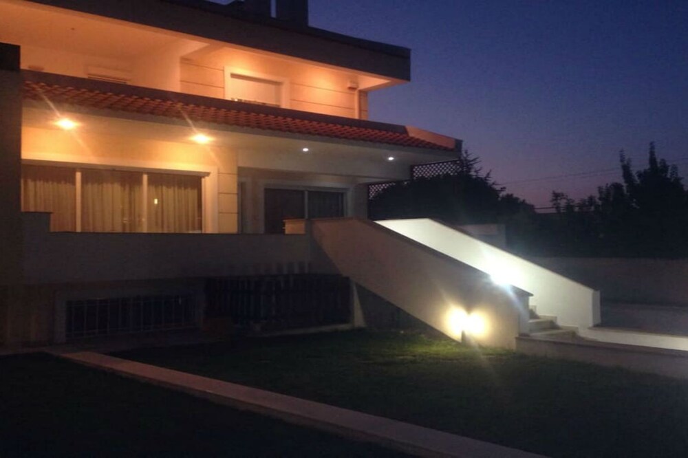 Villa Elsa 300m. from beach