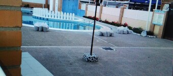 Frontlinie Marina Dor, tegenover de tuinen