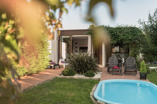 House in Galicia, 5 minutes beaches, with garden and pool 