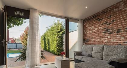 Casa en Galicia,5 minutos playas, con jardín y piscina