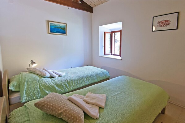 1 bedroom, WiFi, bed sheets - Room no 6 at Zamagna sea front castle (Zaton)