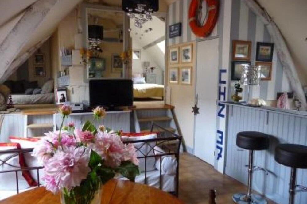 Apartment/ flat - Chouze/loire