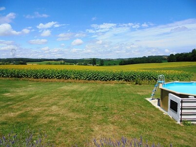 Characterful and Spacious 2 Bedroom Gite, Sleeps 4 with Dedicated Pool