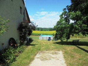 Property grounds - Characterful and Spacious 2 Bedroom Gite, Sleeps 4 with Dedicated Pool (Pillac)