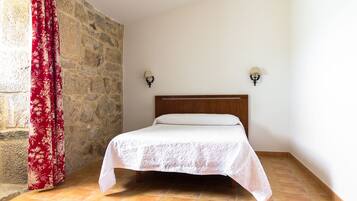 4 chambres, fer et planche à repasser, Wi-Fi, draps fournis