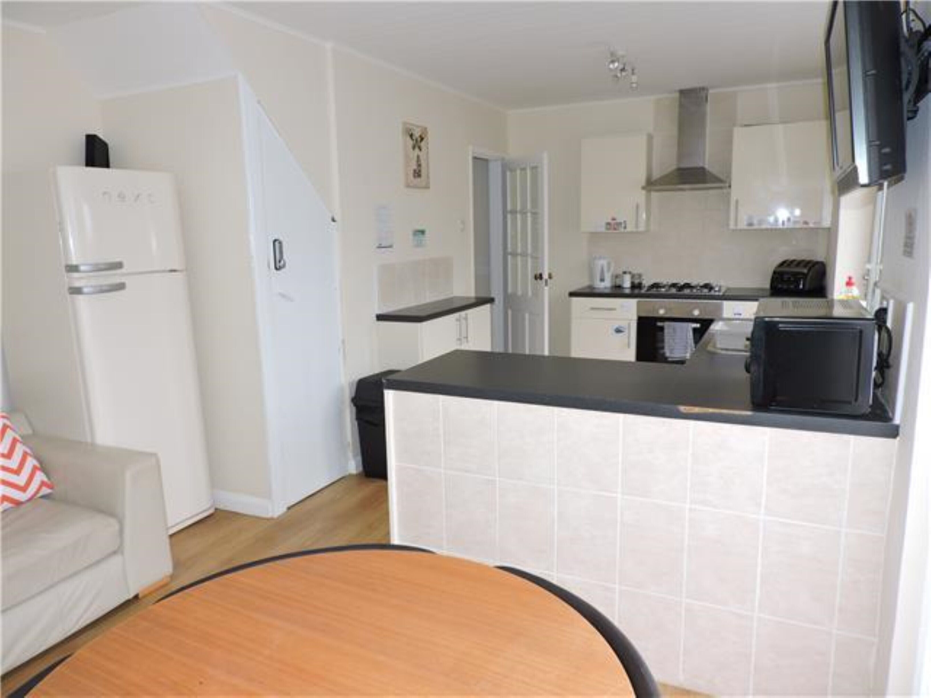 Hartshill – Private Double Bedroom with shared facilities