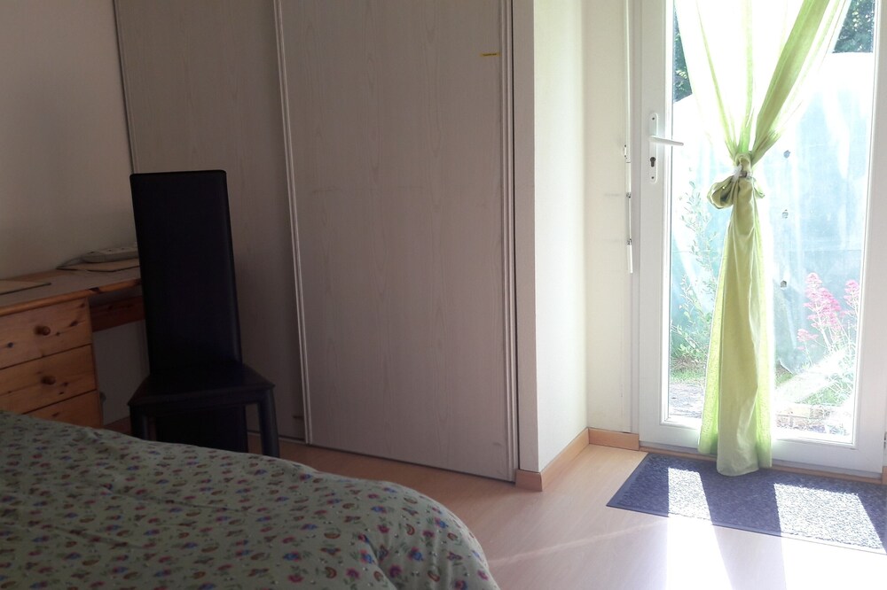 Independent quiet room
