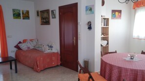 4 Schlafzimmer, Bügeleisen/Bügelbrett, Bettwäsche