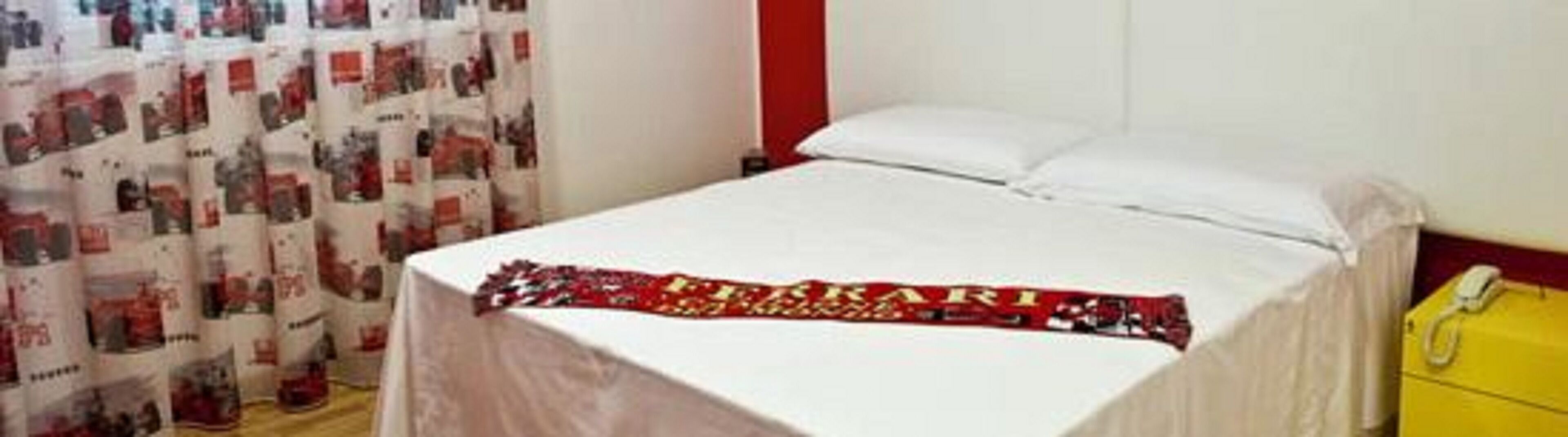 VILLA IMAGO CAMERA FERRARI