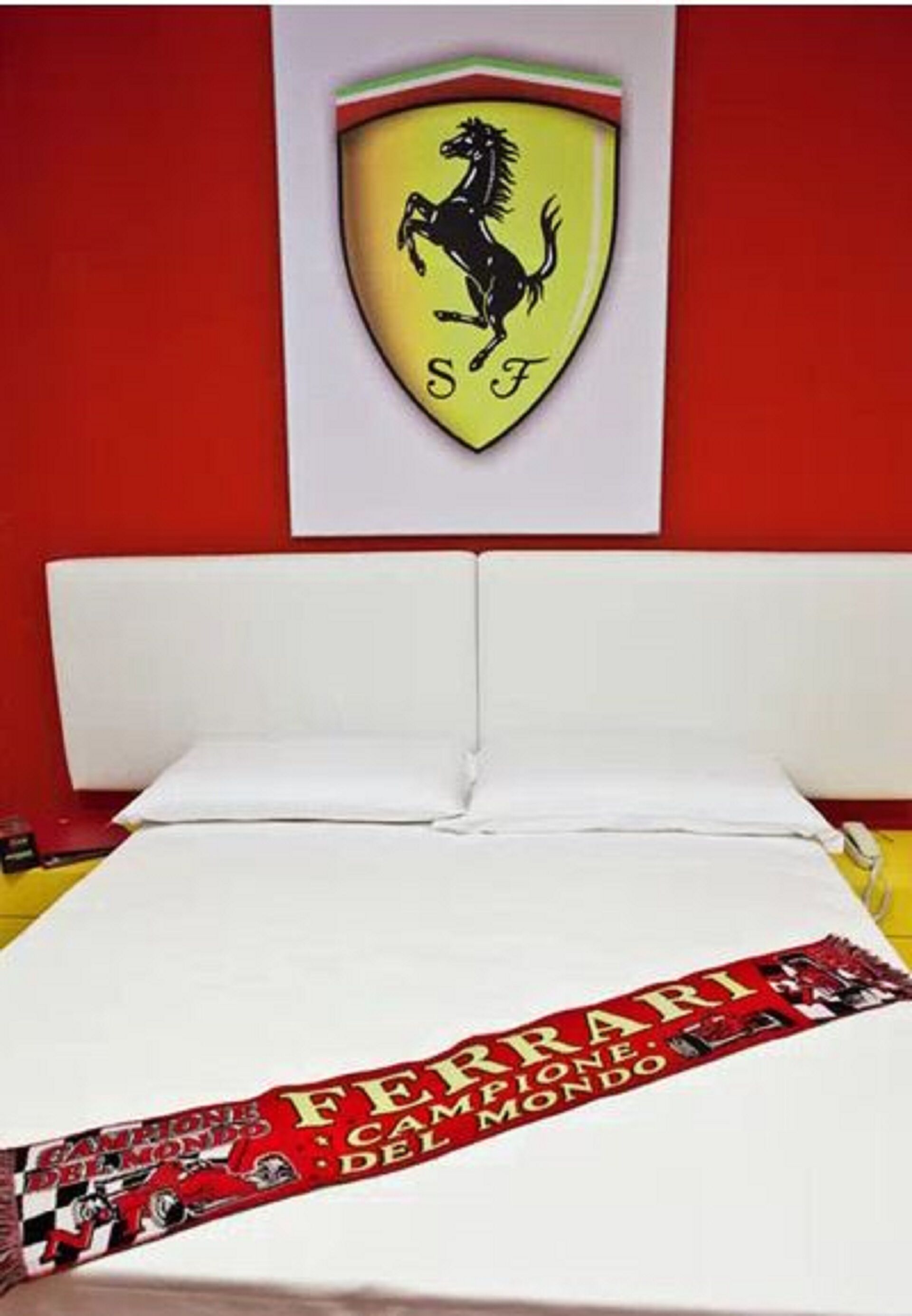 VILLA IMAGO CAMERA FERRARI