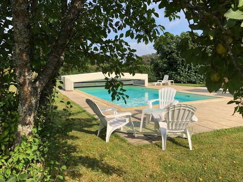 Exclusive use of Pool  - 2 Bedrooms - en suite - sleeps up to 5