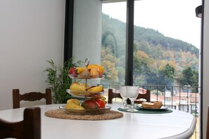 Dining - Gerês Apartmenent - Natural landscape, mountain, bay and spa holidays (Terras de Bouro)