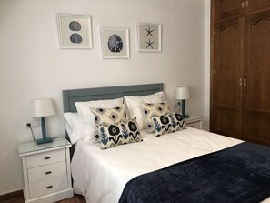 5 Schlafzimmer, Reisekinderbett, kostenloses WLAN, Bettwäsche