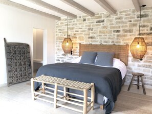 3 sovrum, egyptiska bomullslakan och värdeförvaringsskåp på rummet