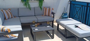 Terrace/patio - Luxiourous 2 Bed Penthouse apartment ⭐️TripAdvisor certificate of Excellence  (Kapparis)